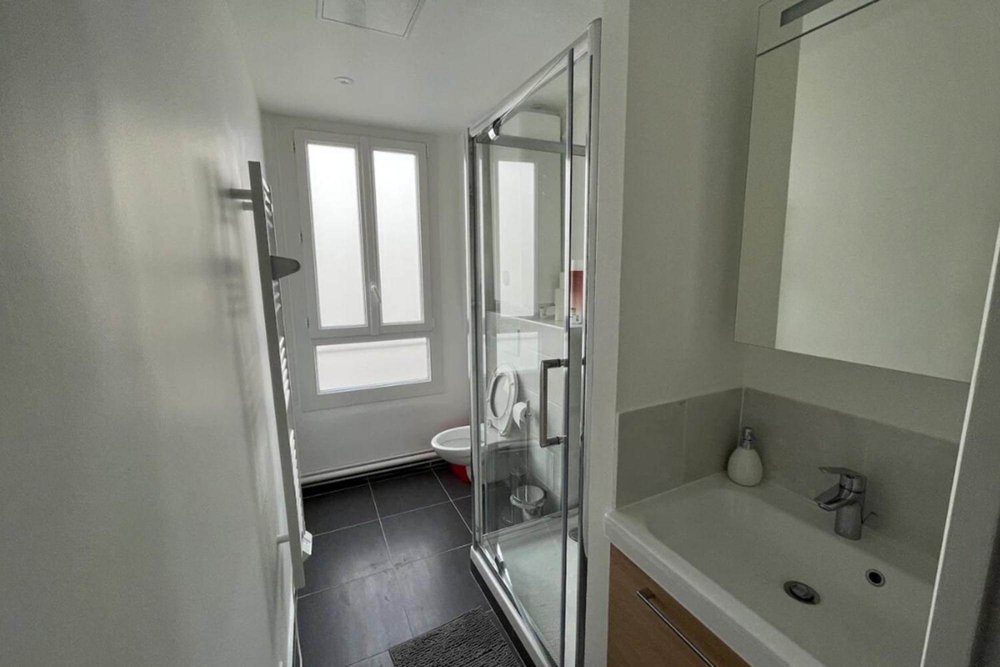 Flexliving - Superb Whole - Caulaincourt Apartment Paris